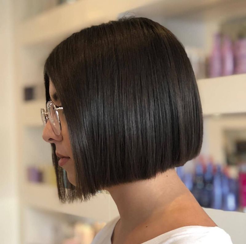 25. Sleek Inverted Dark Bob