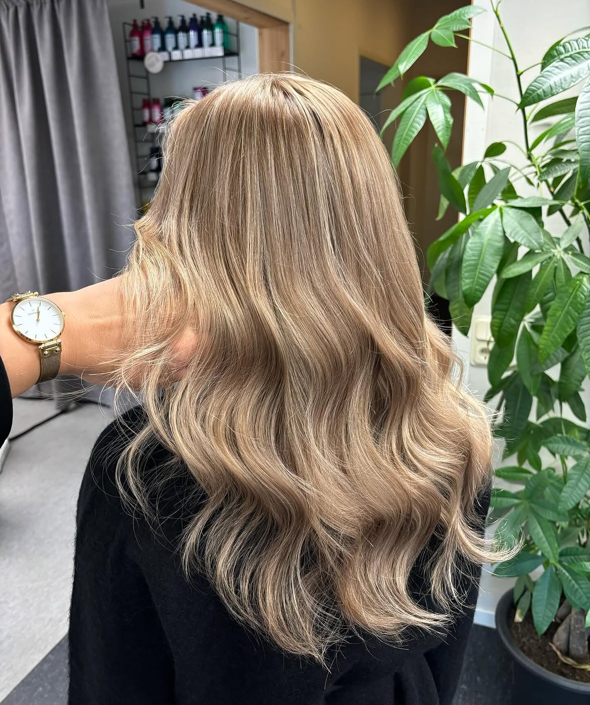 41. Soft Beige Waves