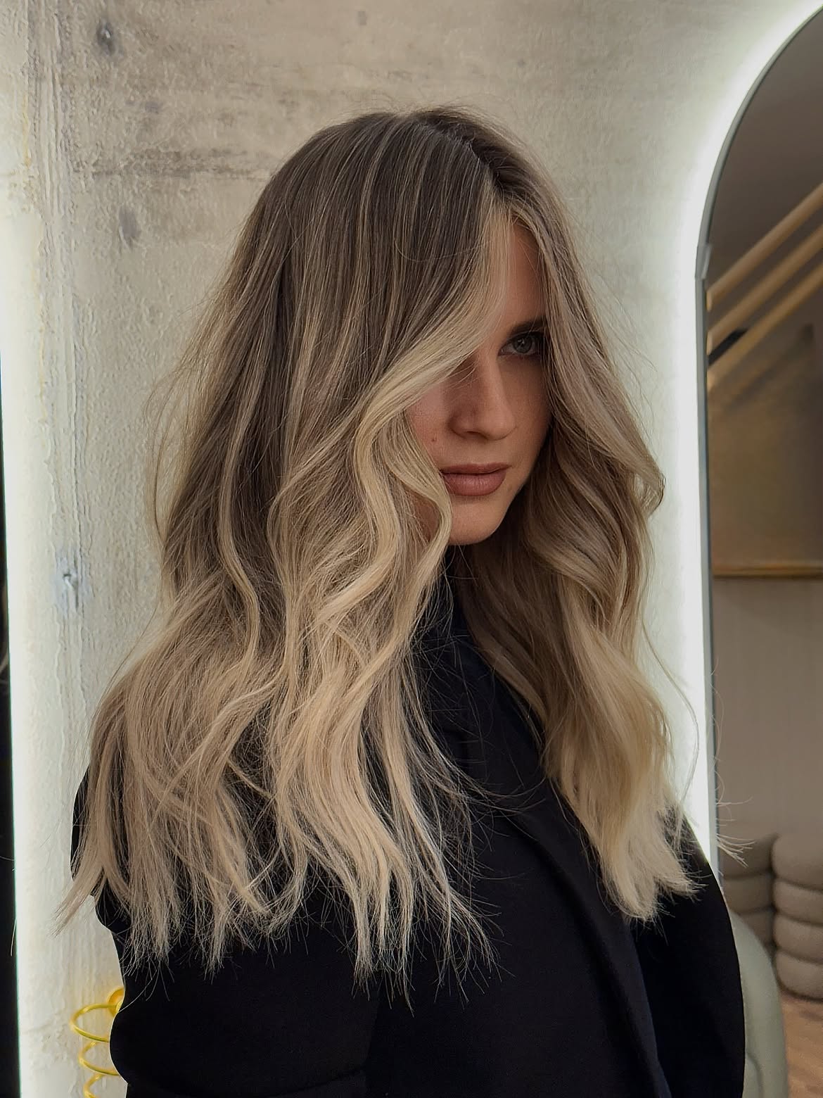 26. Soft Creamy Balayage with Bright Face-Framing Ribbons