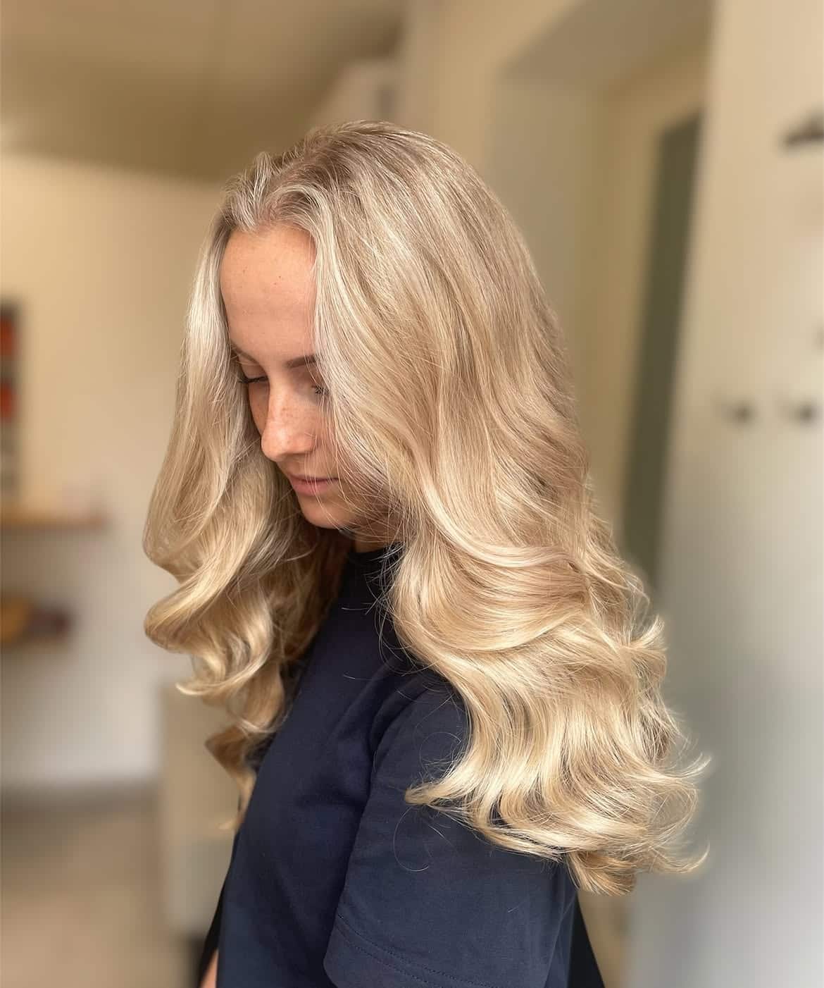 19. Soft-Flipped Hollywood Waves