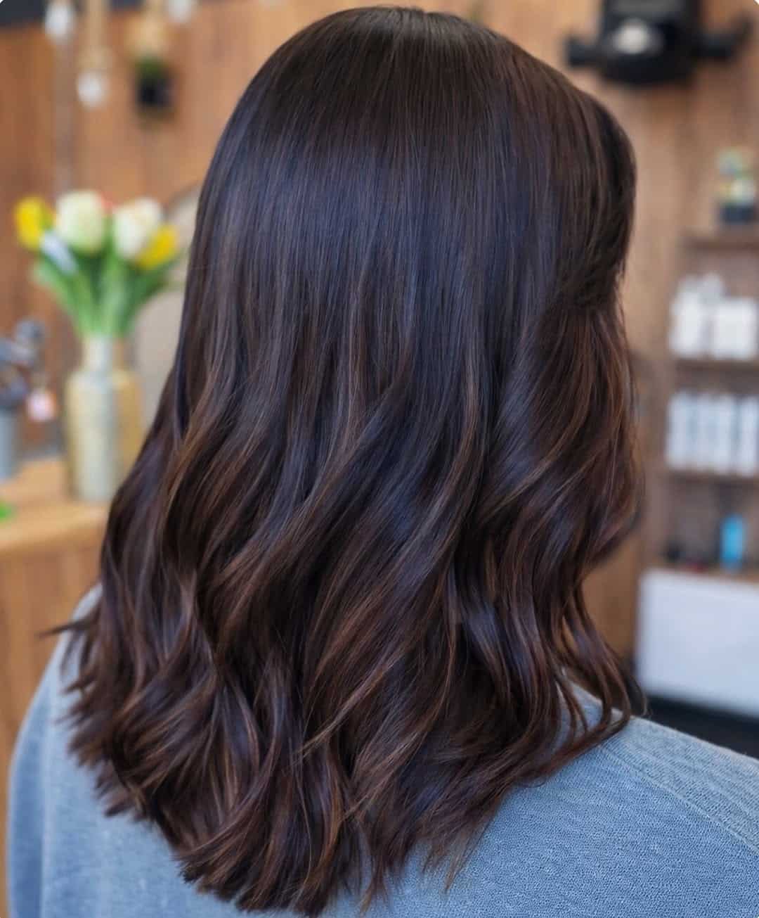 40. Soft Waves with Chestnut Highlights