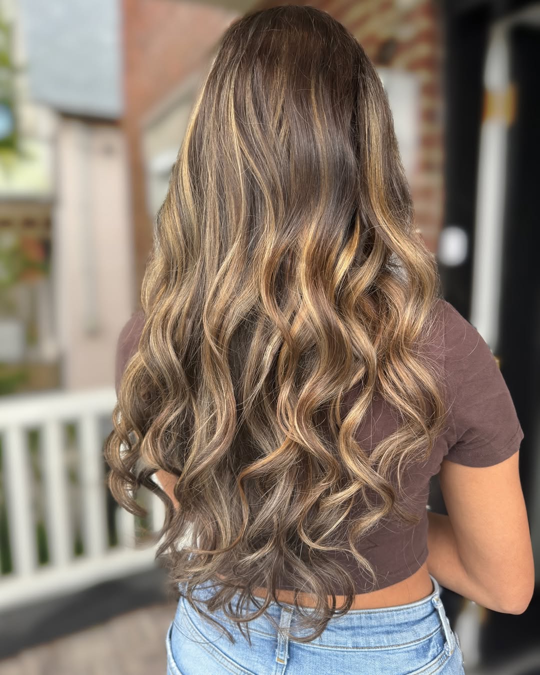 39. Sun-Kissed Toffee Waves