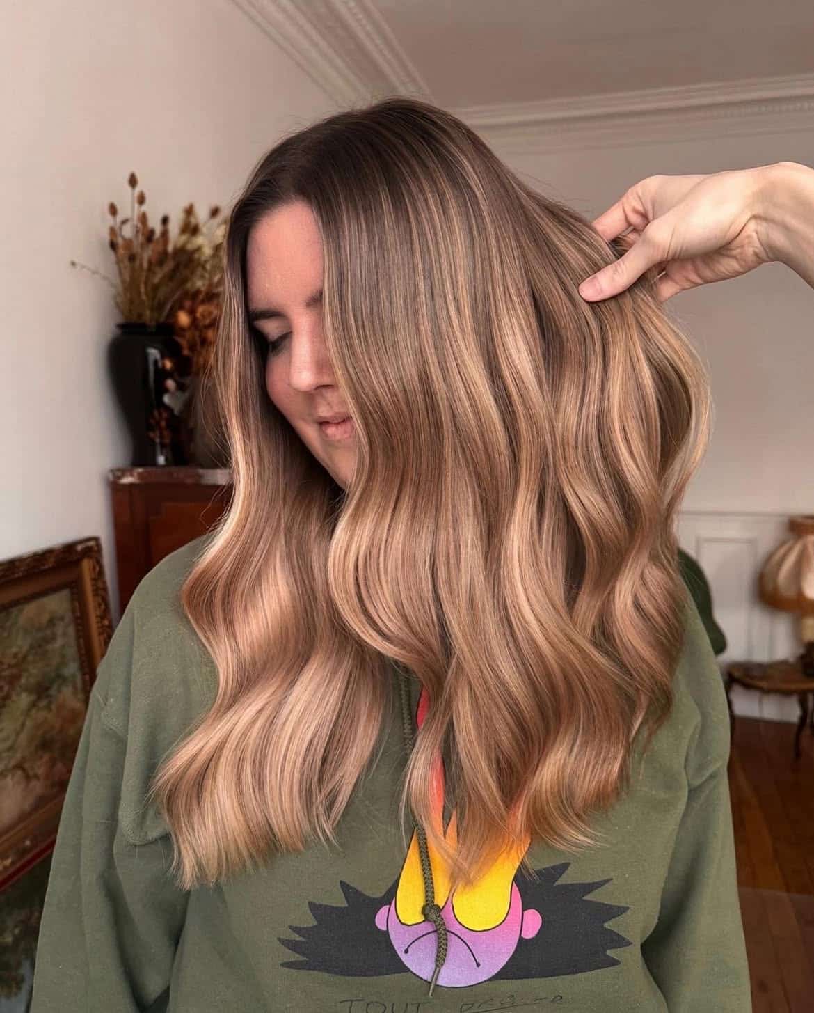 15. Warm Amber Balayage Waves