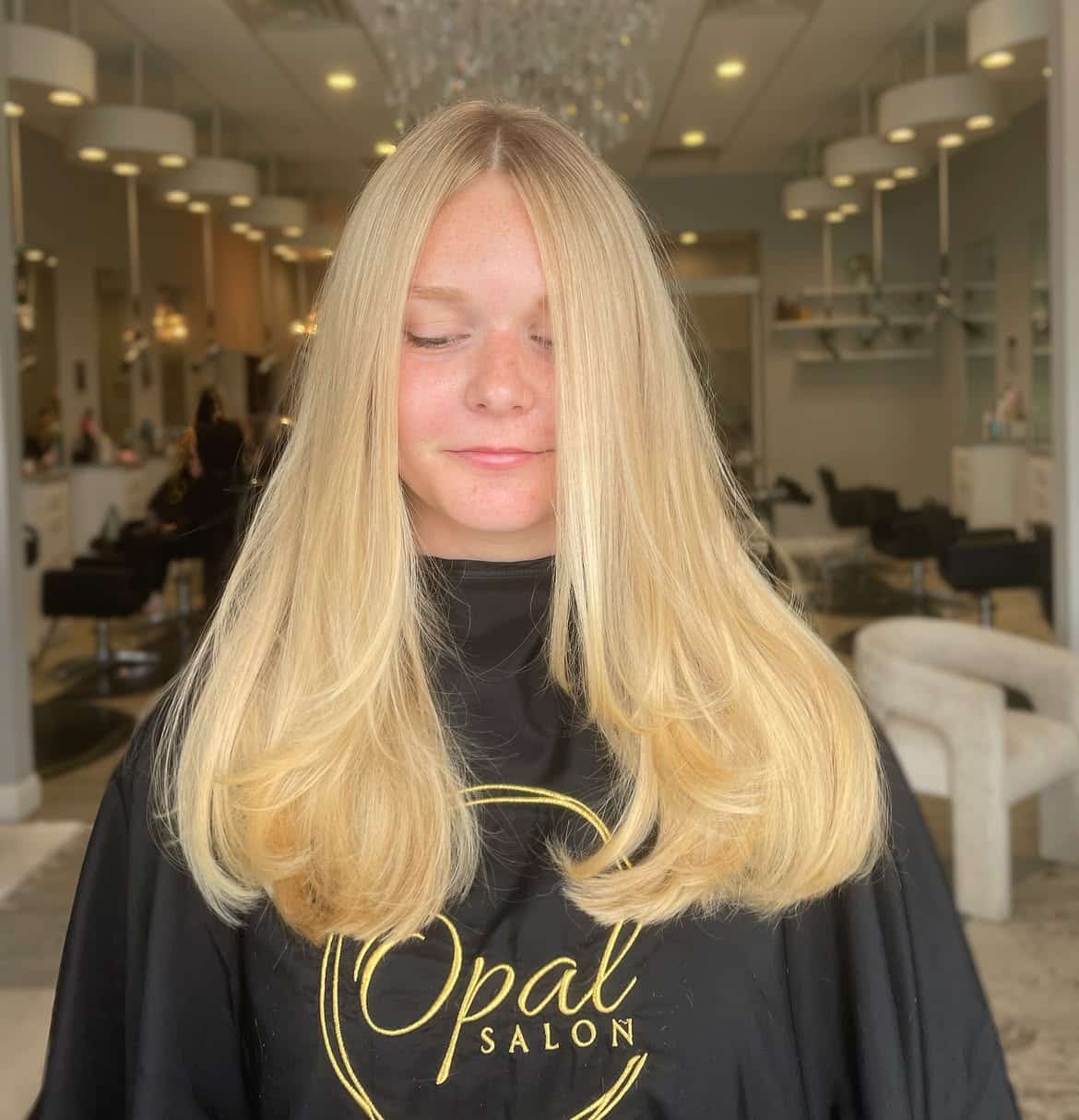 27. Warm Butter Blonde Blowout
