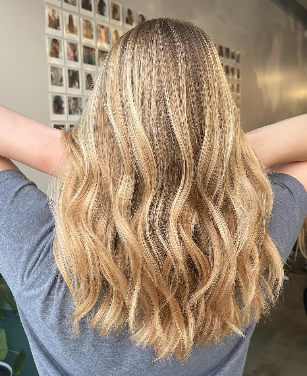 43. Warm Honey and Cream Balayage Waves