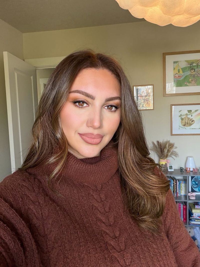 14. Amber Highlights with Soft Waves