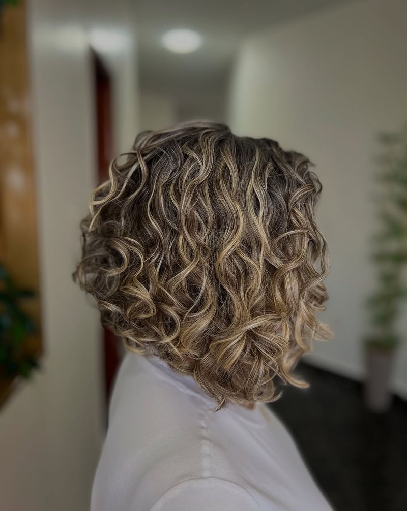 14. Angled Honey-Highlighted Bob