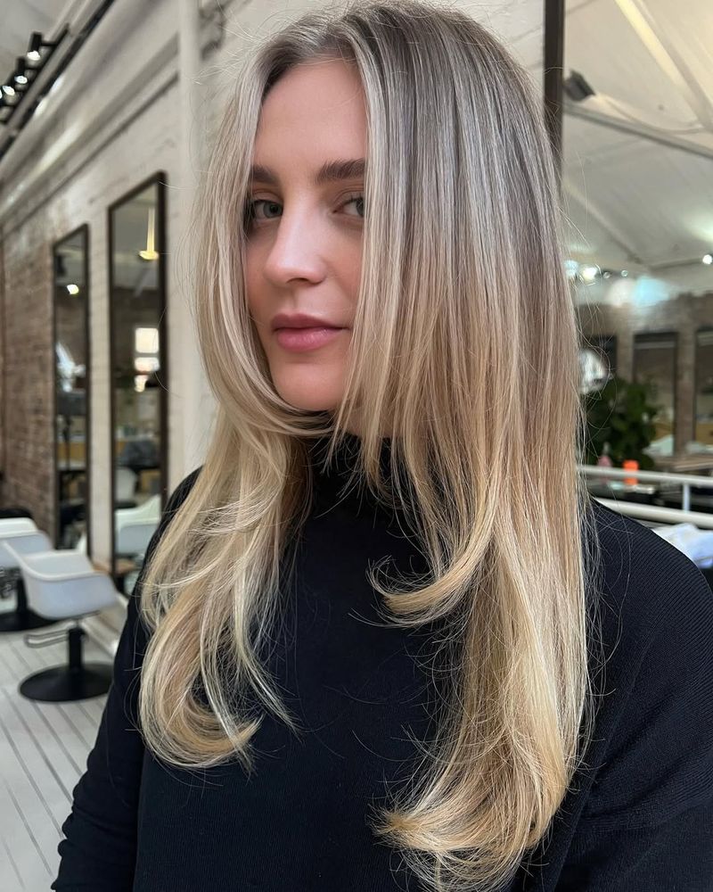 31. Ash Blonde Blowout Layers