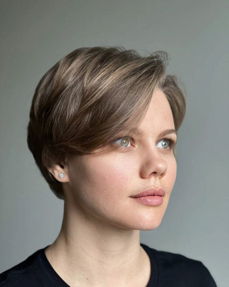 28. Ash Brown Side-Swept Crop