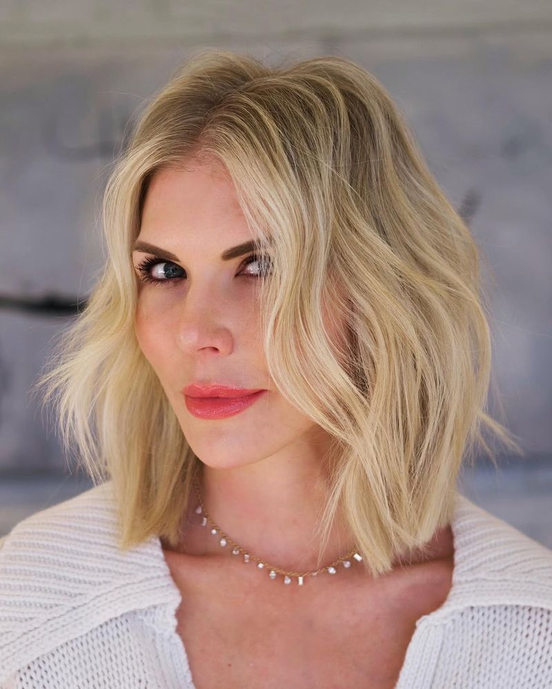 21. Beachy Honey Blonde Lob