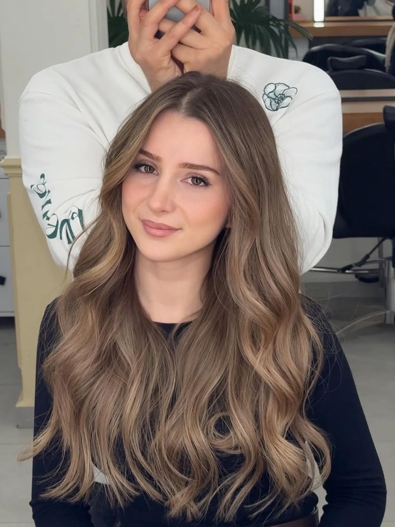 27. Bronde Balayage Waves