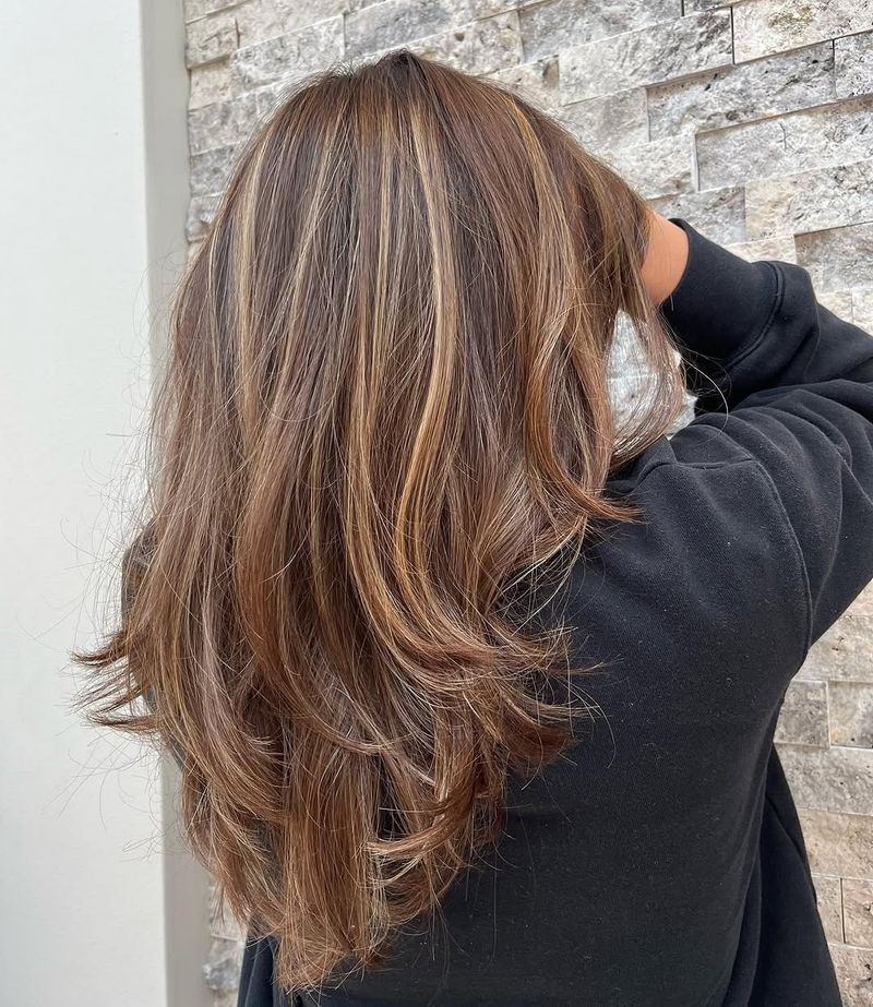 14. Caramel Highlights with Soft Curved Layers