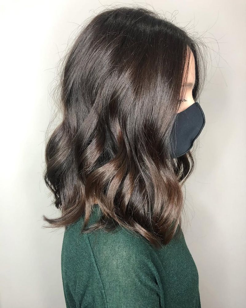 55. Chestnut Waves with Long Layers