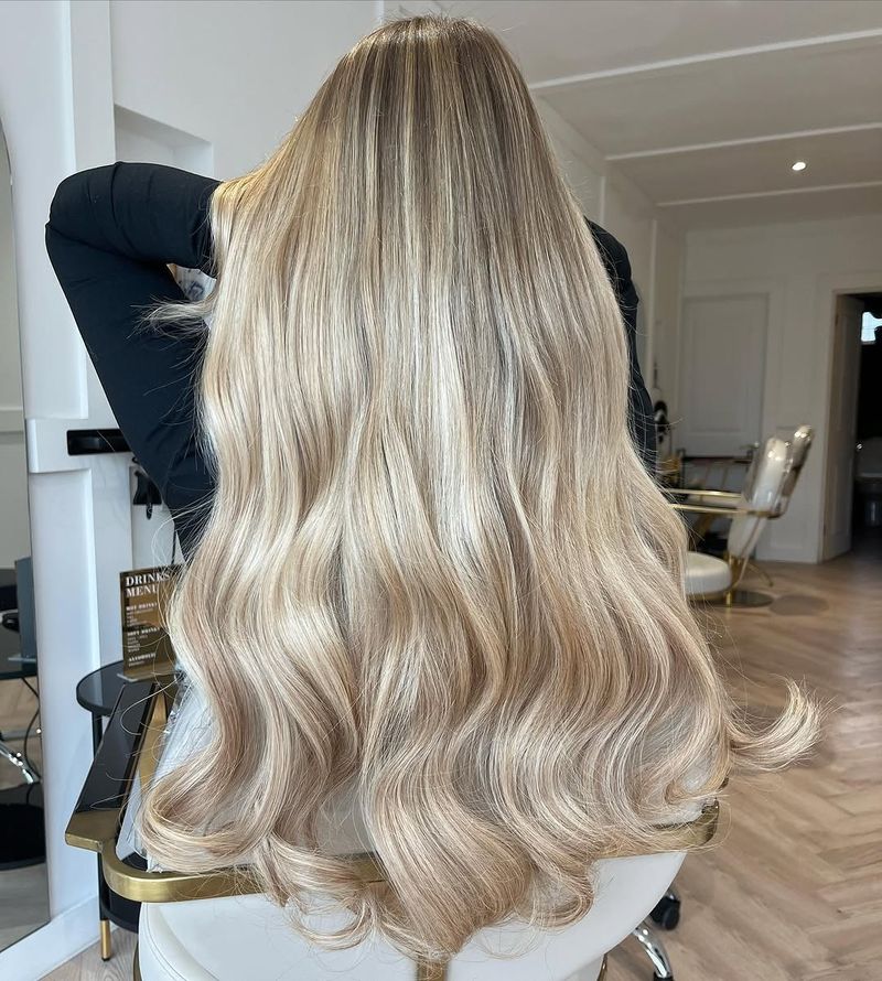 24 Vanilla Chai Hair Ideas to Warm Up Your Look This Season