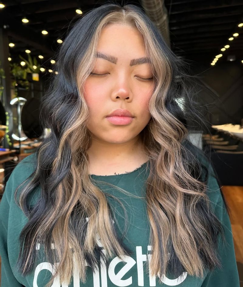 29. Dark Base with Warm Blonde Halo