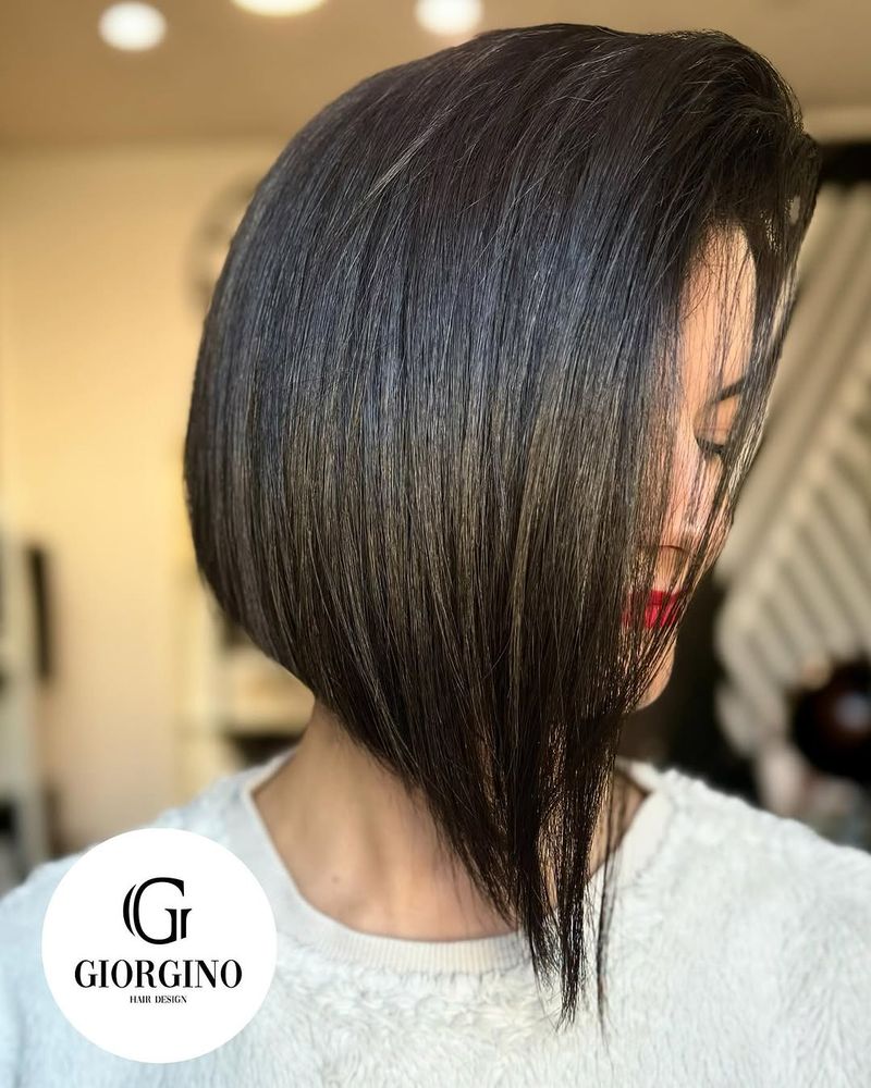 22. Dark Espresso Angle with Face-Hugging Strands