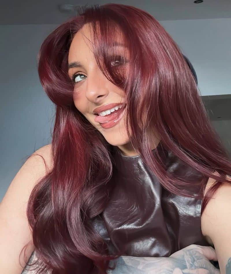 7. Deep Burgundy Chai Waves