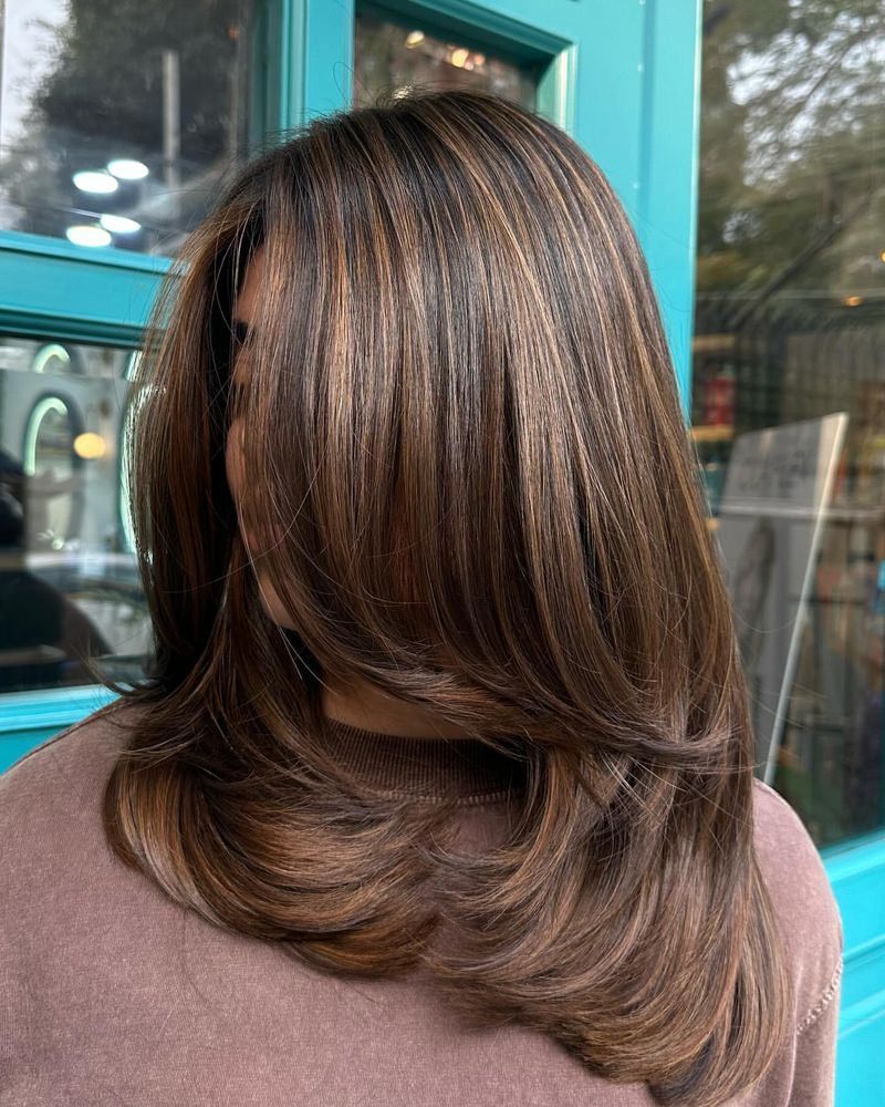 55. Dimensional Caramel Highlights with Rounded Layers