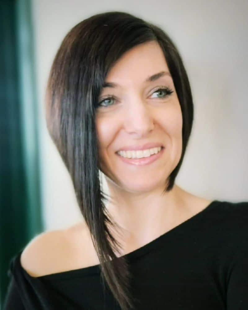 31. Dramatic Deep Side-Parted Inverted Bob