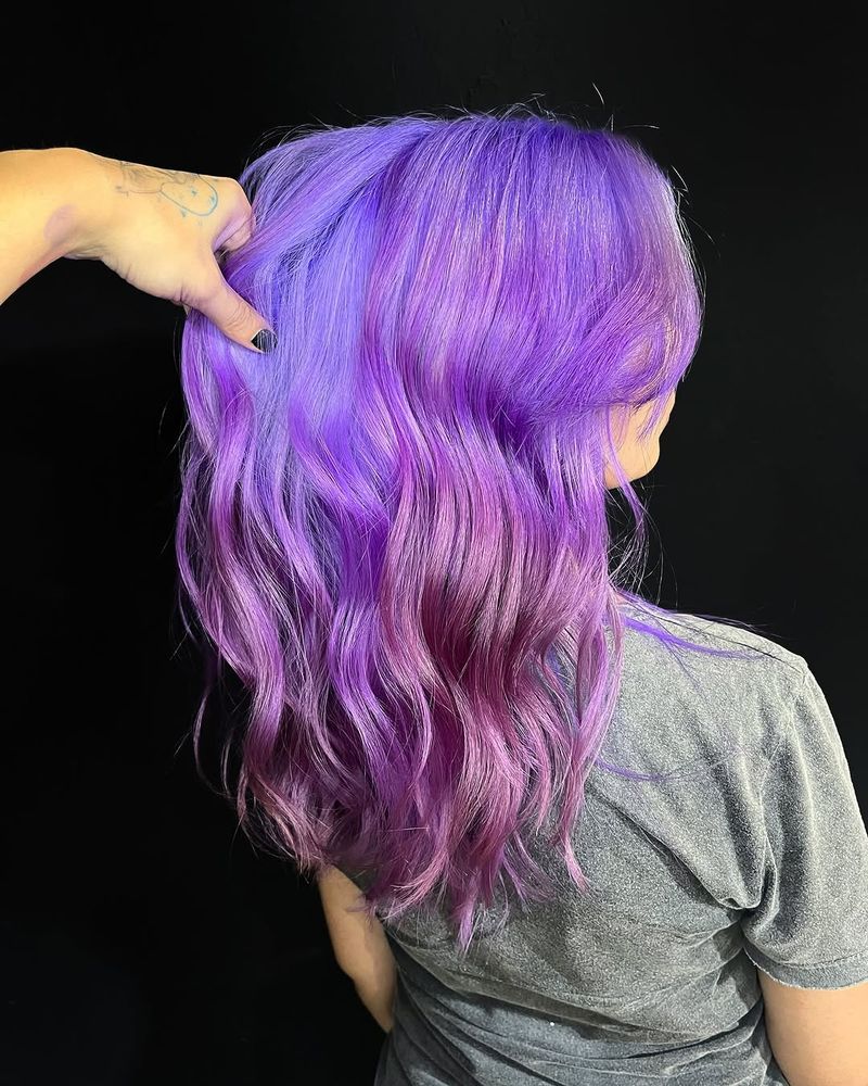 21. Electric Lilac Waves