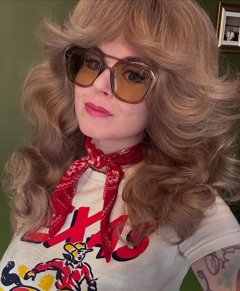 42 Feathered Hair Ideas to Bring Back Retro 70s Glamour
