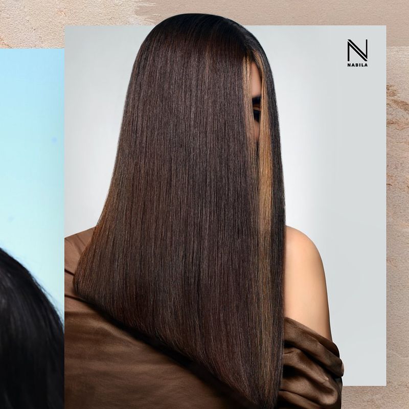 24. Glass Hair Lob with Face-Framing Blonde Streak