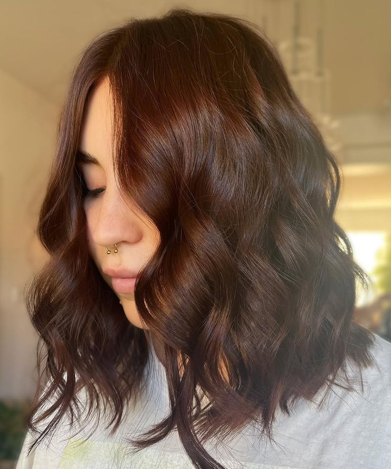 10. Glossy Chai Lob with Soft Waves