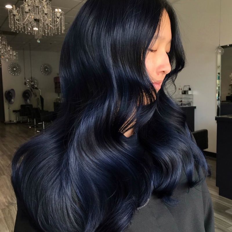 15. Glossy Midnight Waves