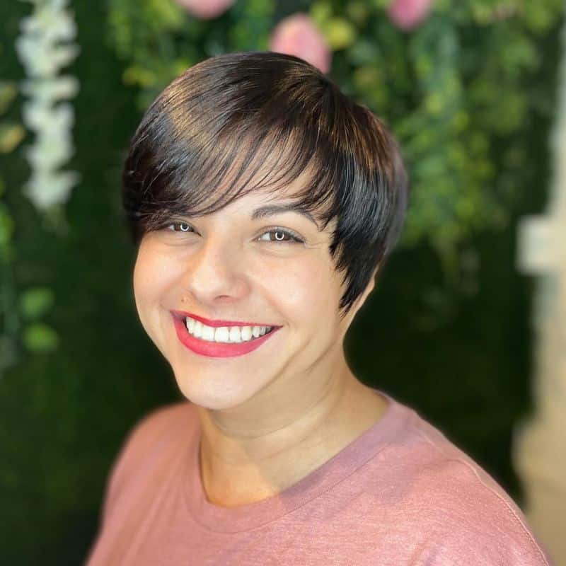18. Glossy Pixie with Soft Side Sweeps