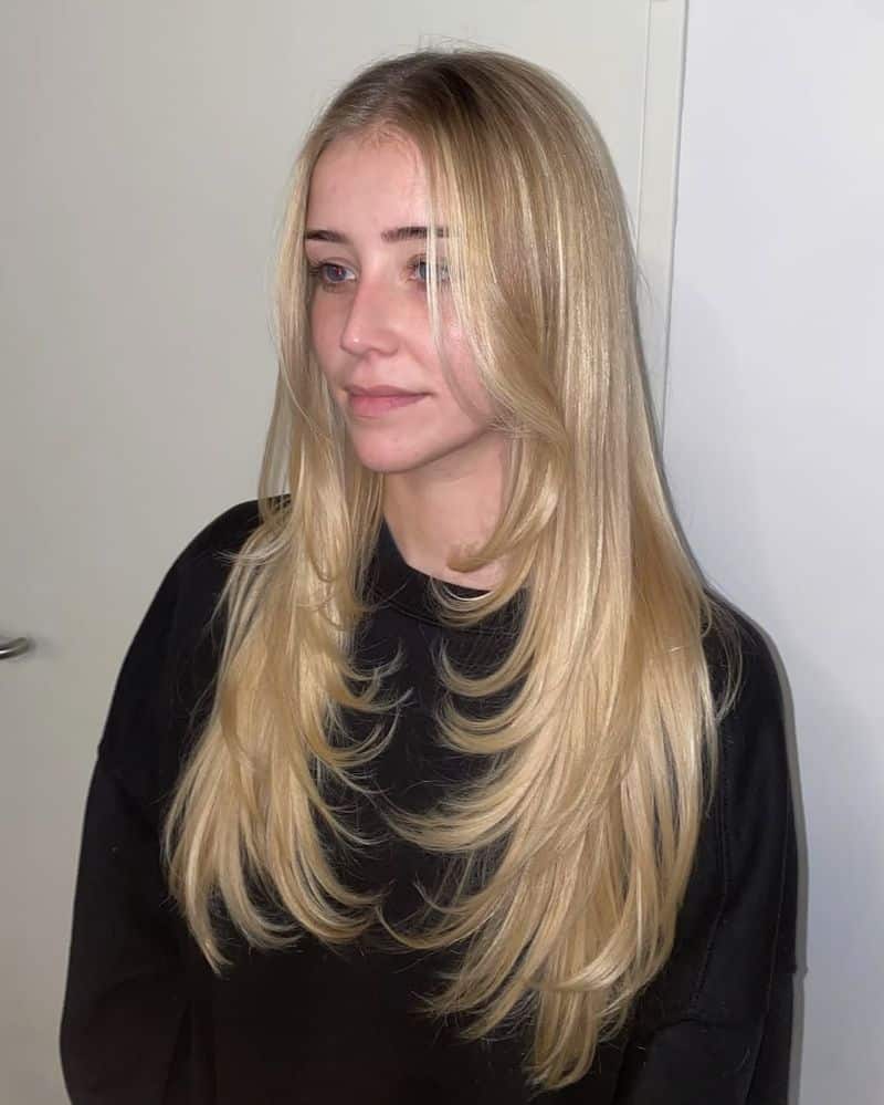 26. Golden Blonde Rounded Layers