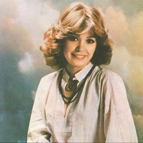 39. Golden Flipped Bob