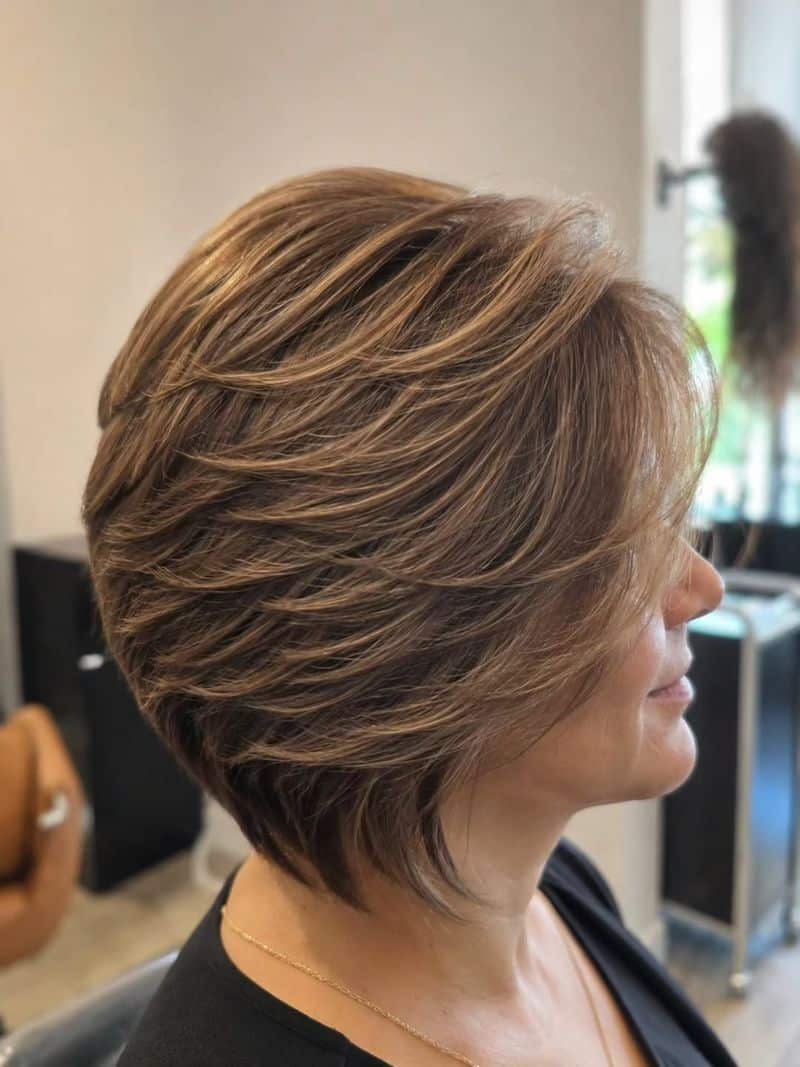 41. Honey Blonde Layered Stacked Bob