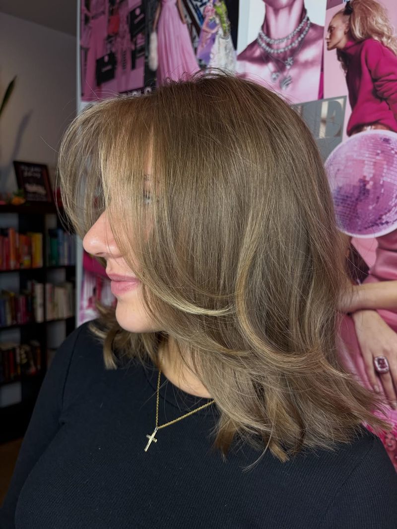 31. Honey Brown Rachel Cut