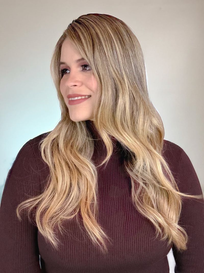 46. Honey Highlighted Soft Waves