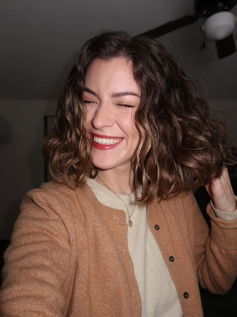 34. Honey-Kissed Brunette Waves