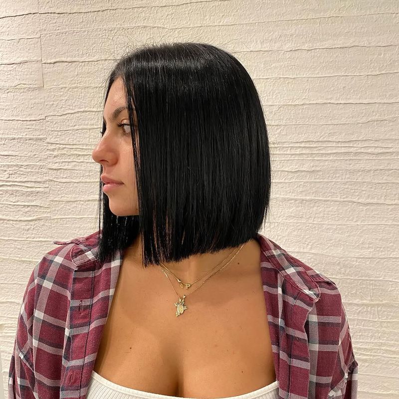 17. Inked Black Glass Bob