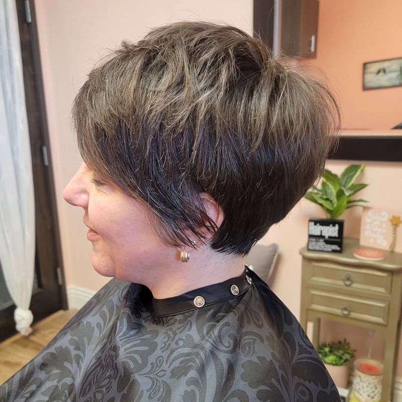 31. Layered Ash Brown Crop with Tapered Neck