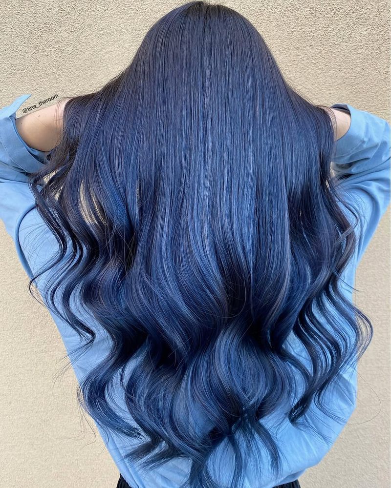 30. Long Midnight Blue Waves