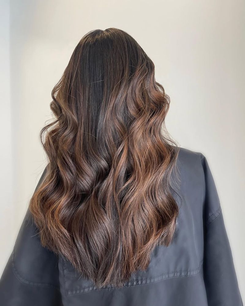 16. Long Tucked Waves with Warm Honey Ribbons