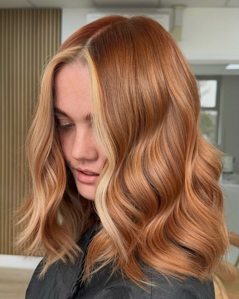 2. Money-Piece Highlights with Soft Waves