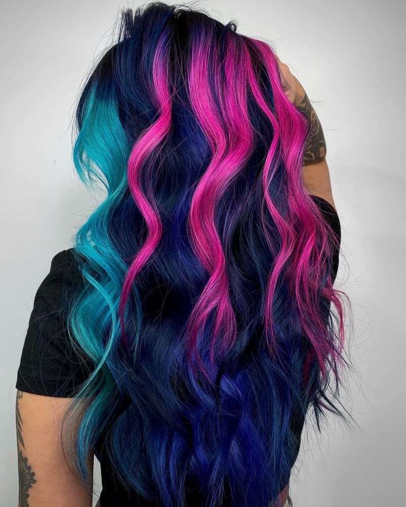 25. Neon Pink and Turquoise Color-Blocked Waves