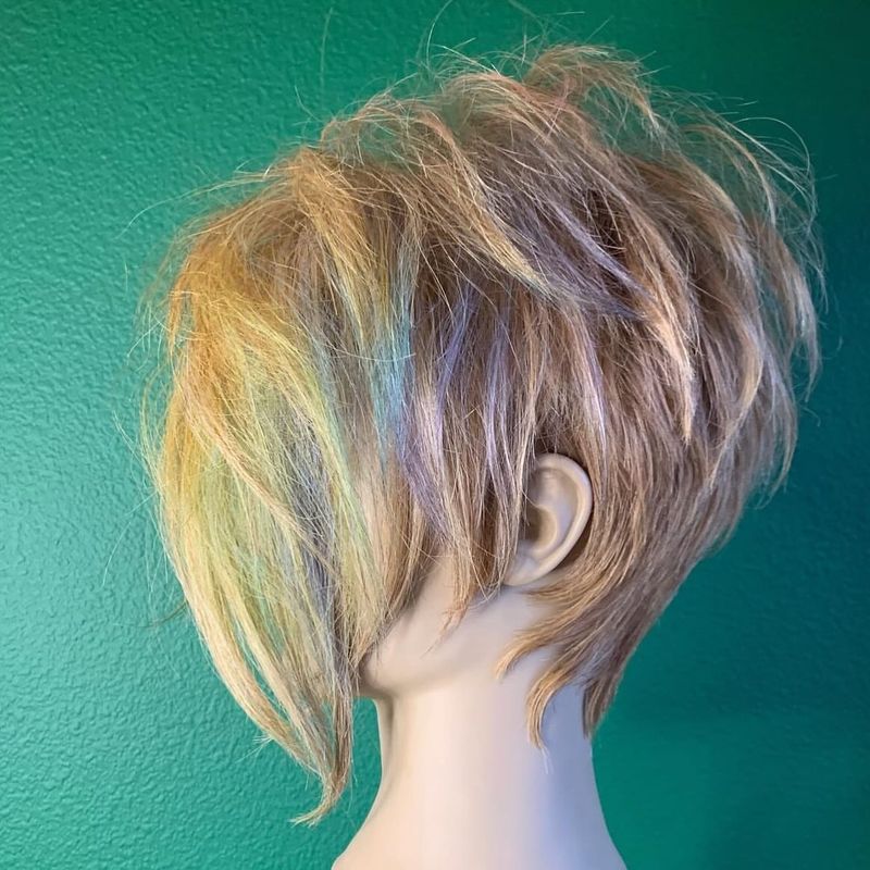 20. Pastel Undercut Crop