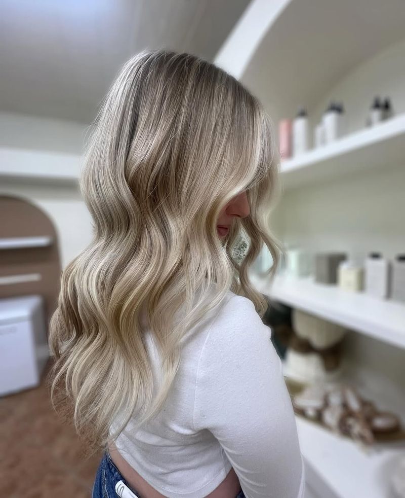 1. Pearlescent Waves