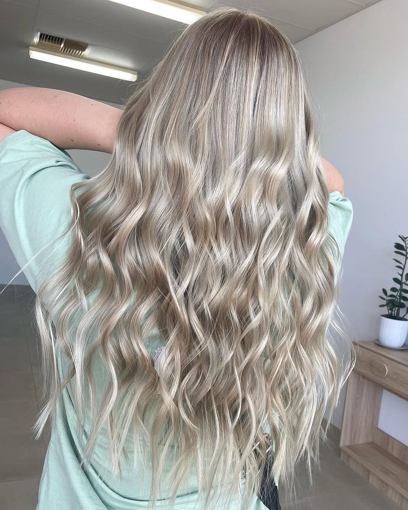 22. Pearlescent Waves