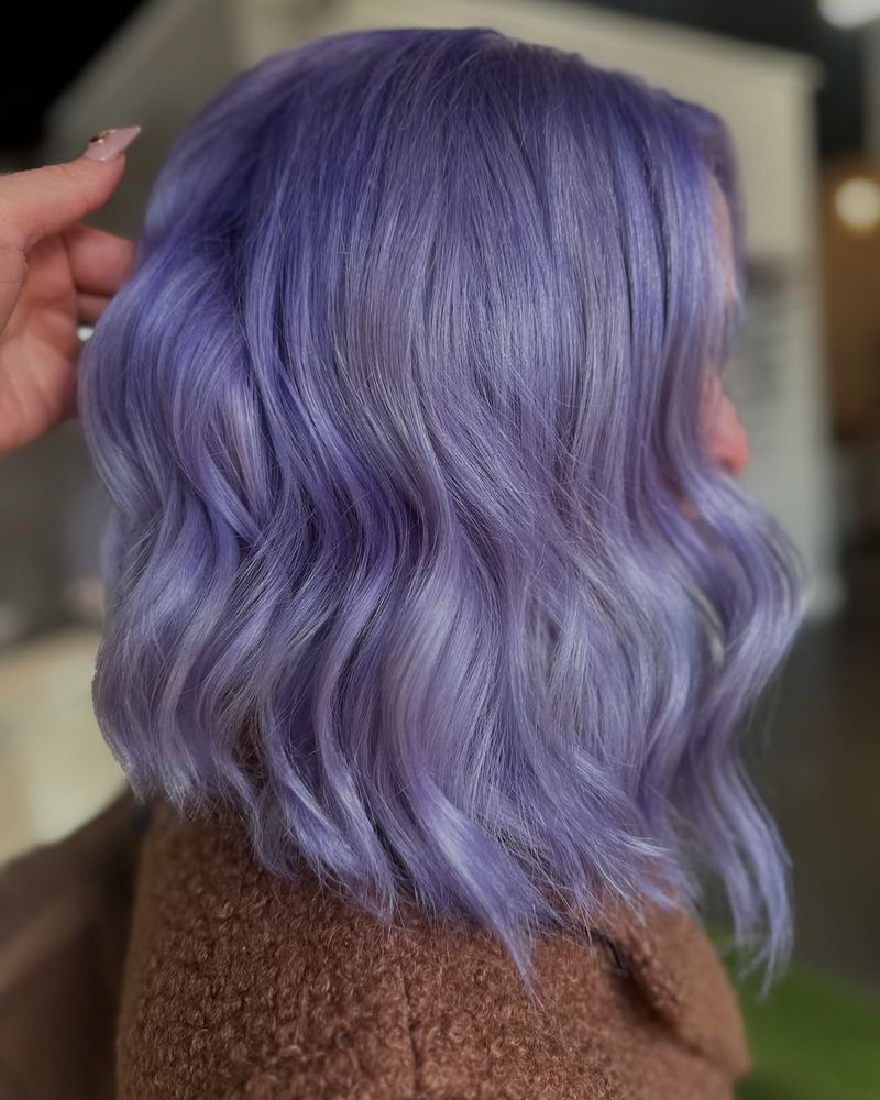 21. Periwinkle Lob with Soft Waves