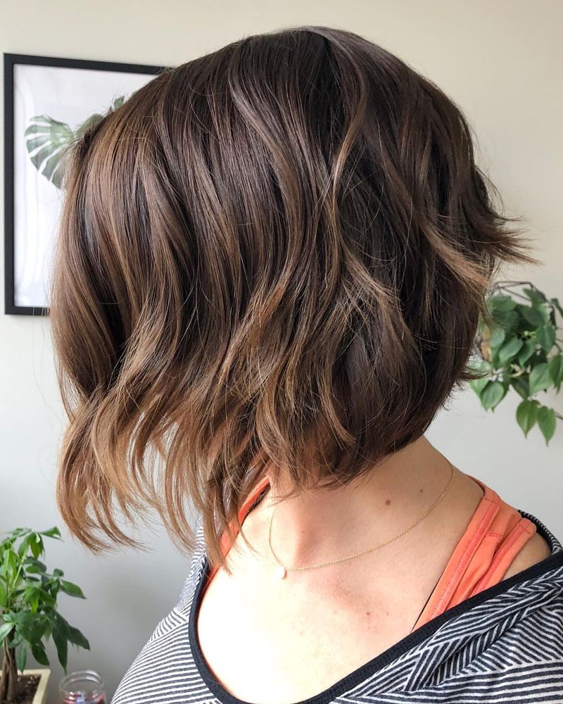 25. Piecey Brunette Wedge with Soft Waves