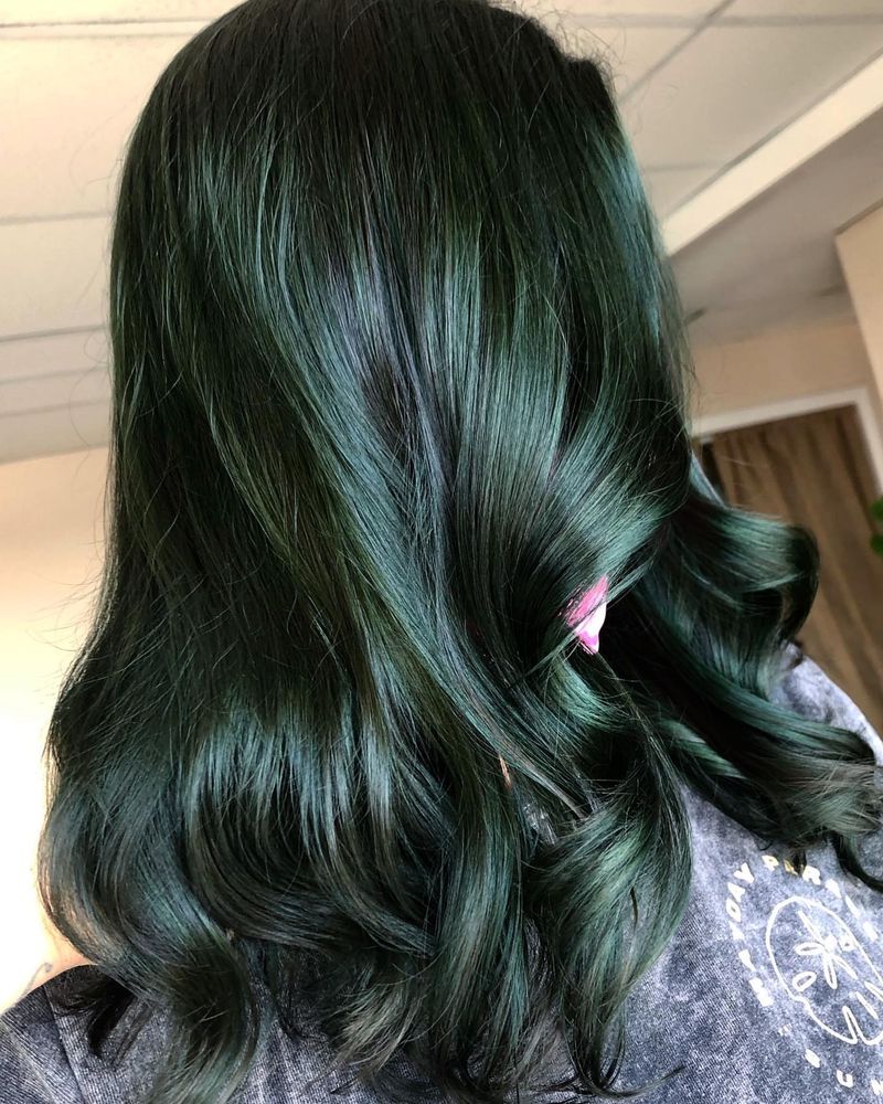 12. Pine and Jade Gradient Waves