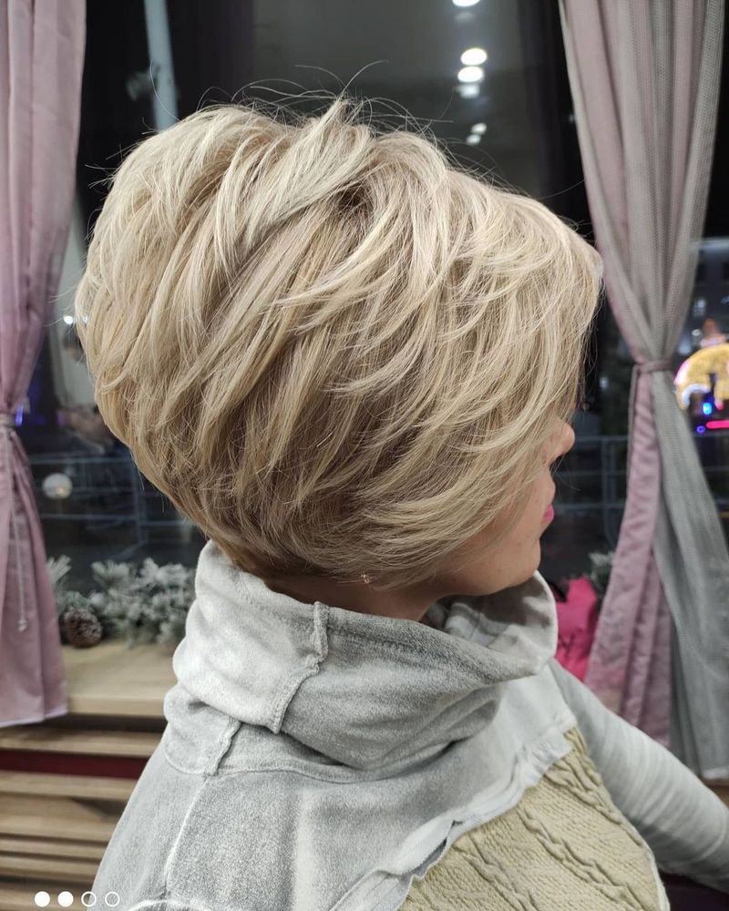 15. Platinum Feathered Wedge Bob