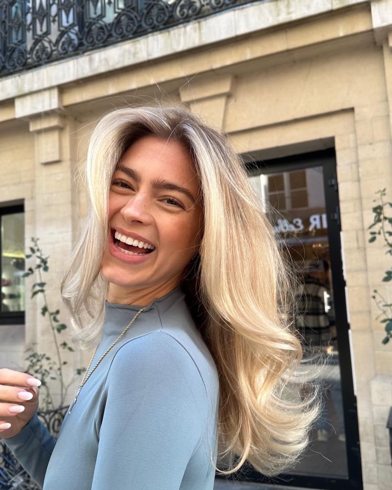 9. Root Smudge with Platinum Highlights