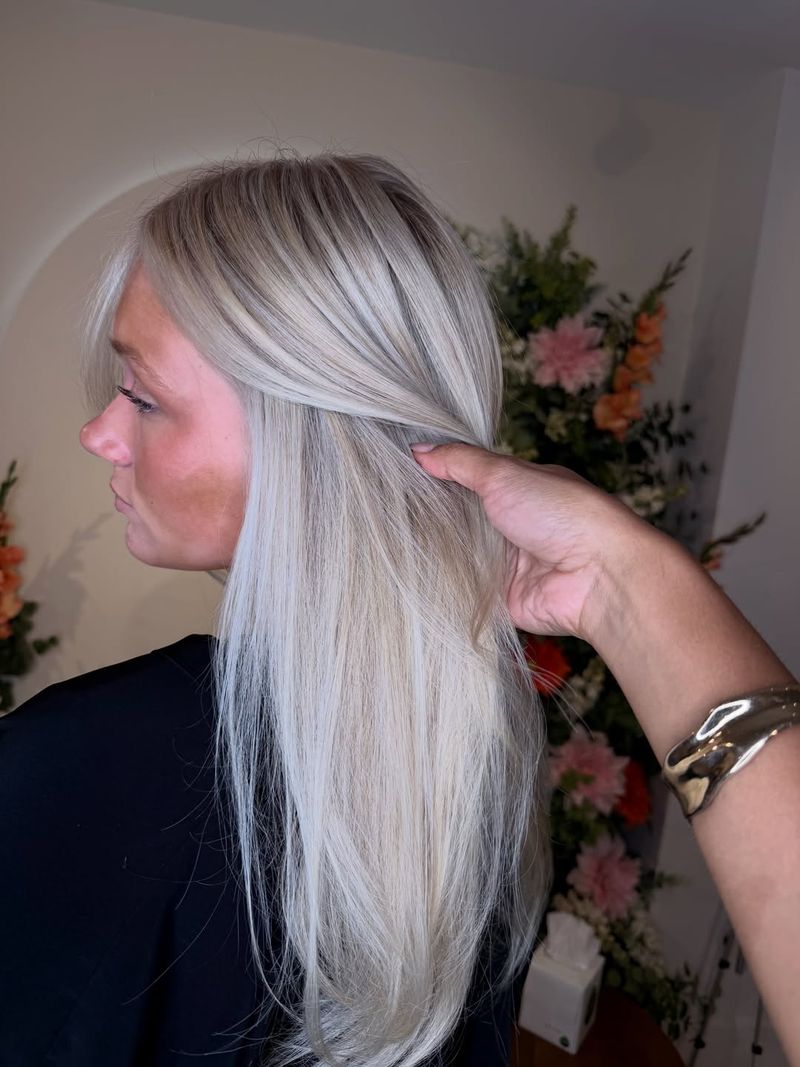 24 Icy Platinum Hair Ideas To Brighten Your Look This Season